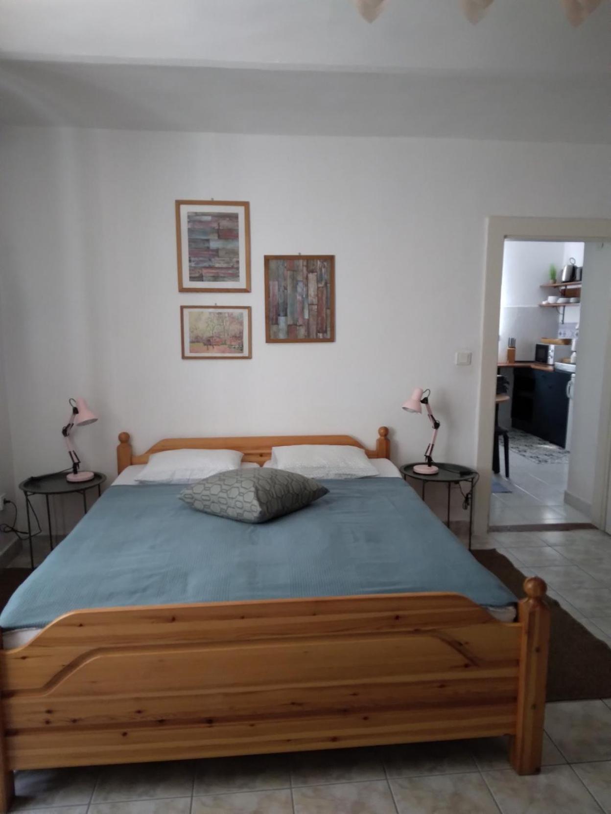 Siraly Haz Apartment Revfulop Room photo
